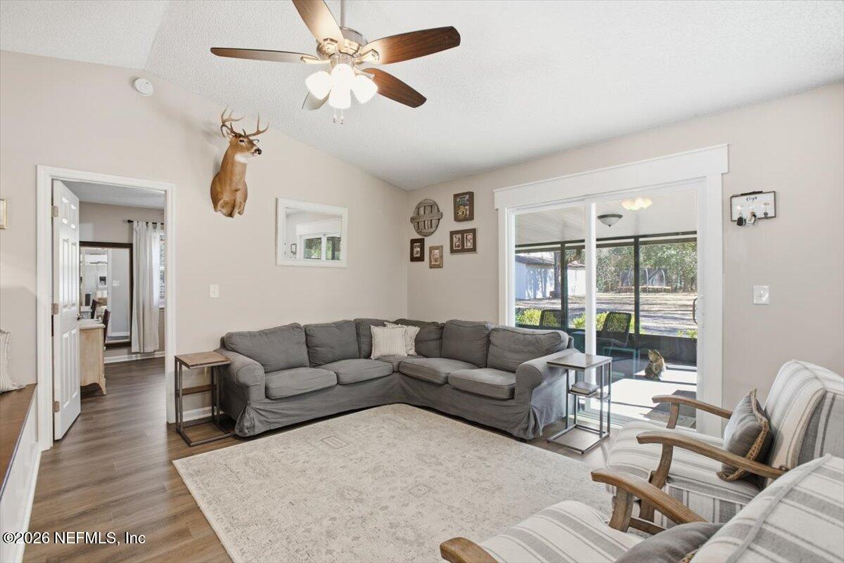 2822 Eagle Point Road Middleburg, FL 32068 - Photo 8 of 29 03-Living Room