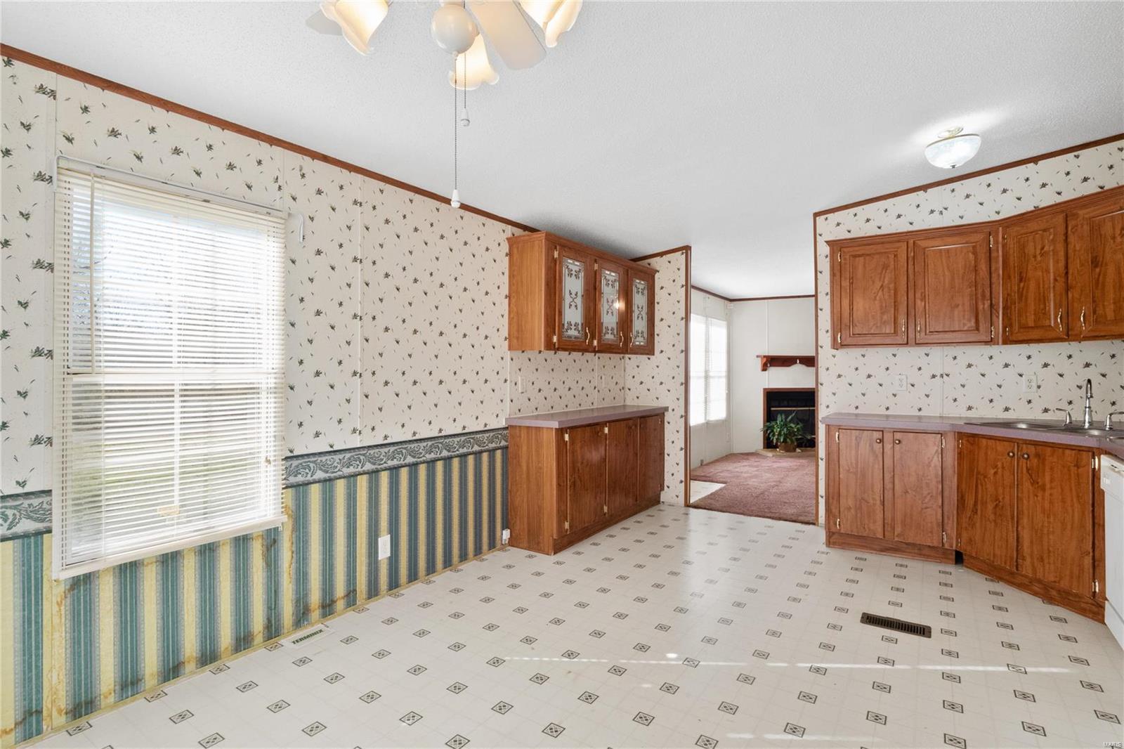 523 Pinckneyville Road Marissa, IL 62257 - Photo 12 of 28 Gallery Image 12