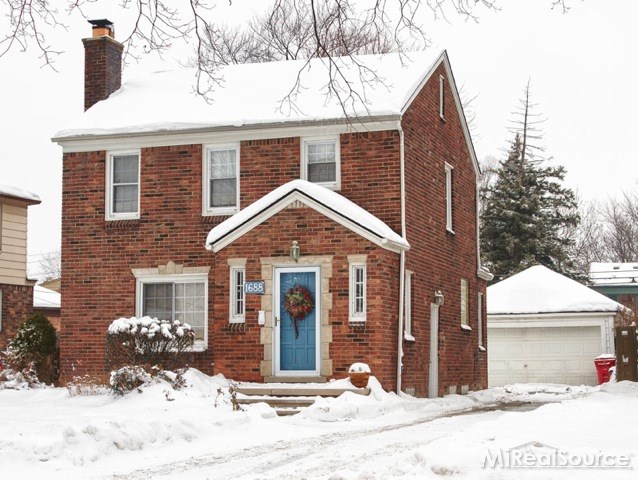 1688 Roslyn Road Grosse Pointe, MI 48236 - Photo 1 of 1 31178746.JPG