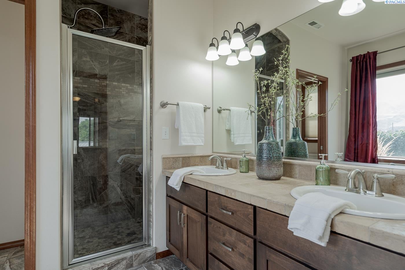 90401 West Hess Road Prosser, WA 99350 - Photo 23 of 30 Gallery Image 23