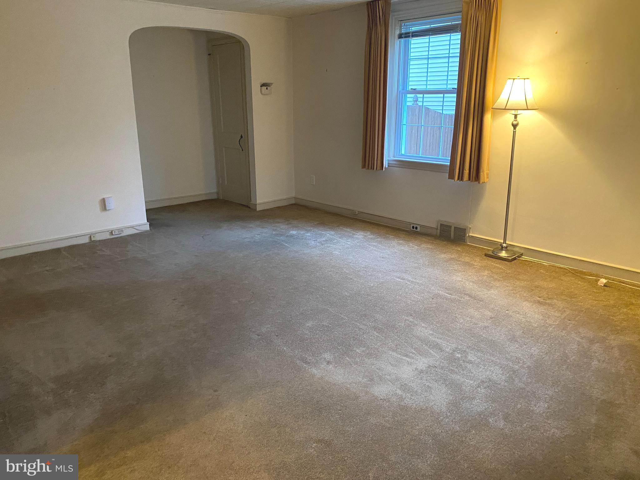 38 Congress Avenue Springfield, PA 19064 - Photo 4 of 24 an empty room with windows
