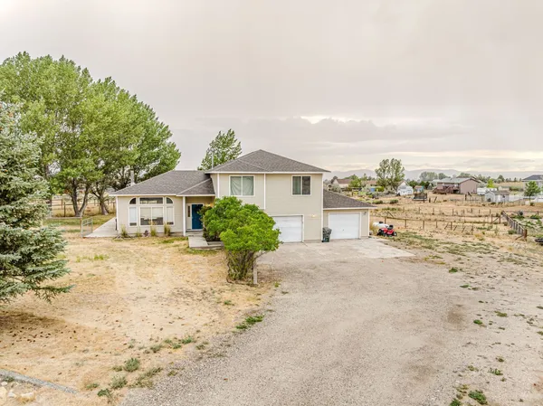 $375,000 | 811 White Oak Drive, Spring Creek, NV 89815