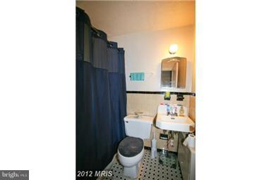 4511 Fairfax Road Baltimore, MD 21216 - Photo 5 of 12 Bath
