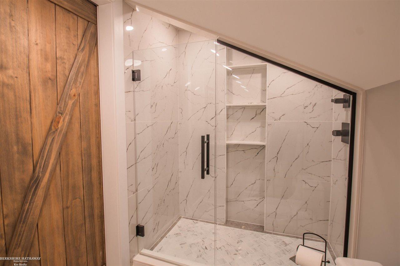 149 Woodside Road Royal Oak, MI 48073 - Photo 30 of 39 50065755-29.JPG