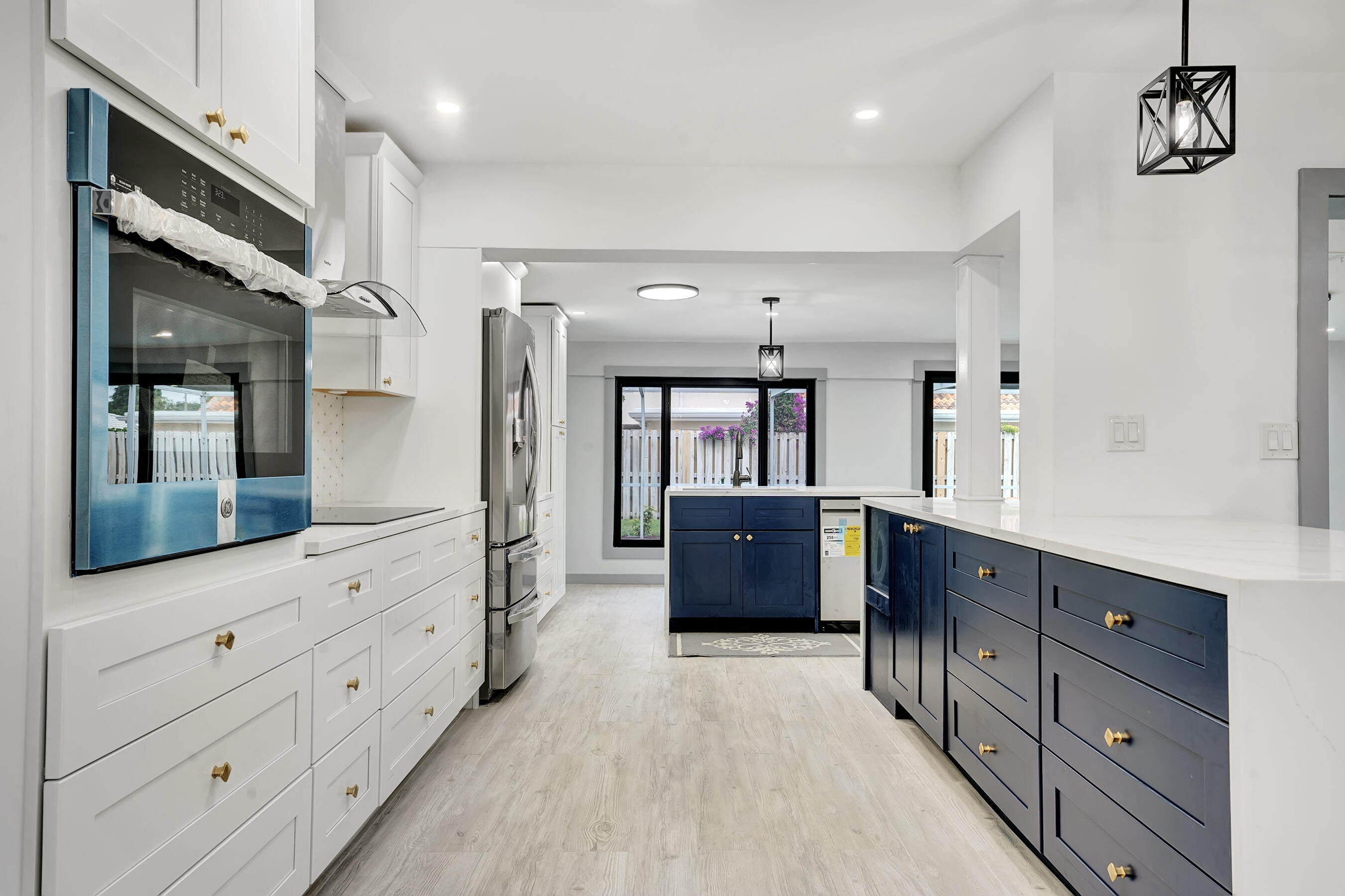 806 Southwest 2nd Street Boca Raton, FL 33486 - Photo 4 of 35 DSC05906