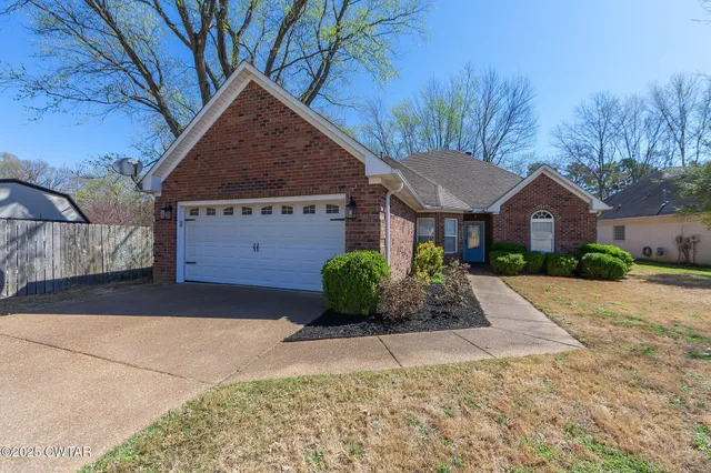 $299,900 | 26 Ivybrook Drive, Jackson, TN 38305