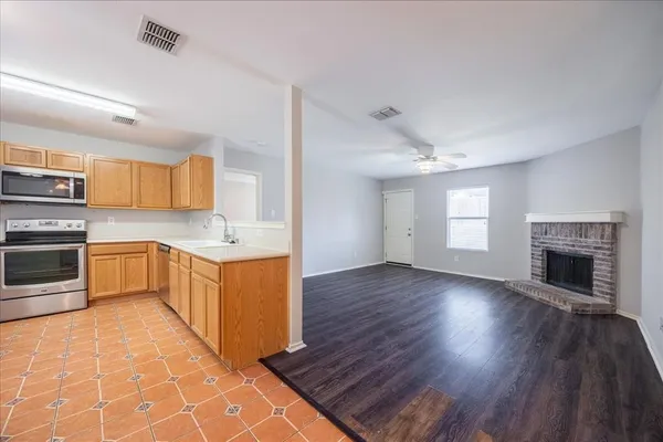 $1,850 | 1705 Diamond Lake Trail, Fort Worth, TX 76247
