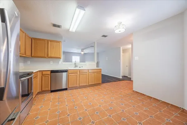 $1,850 | 1705 Diamond Lake Trail, Fort Worth, TX 76247