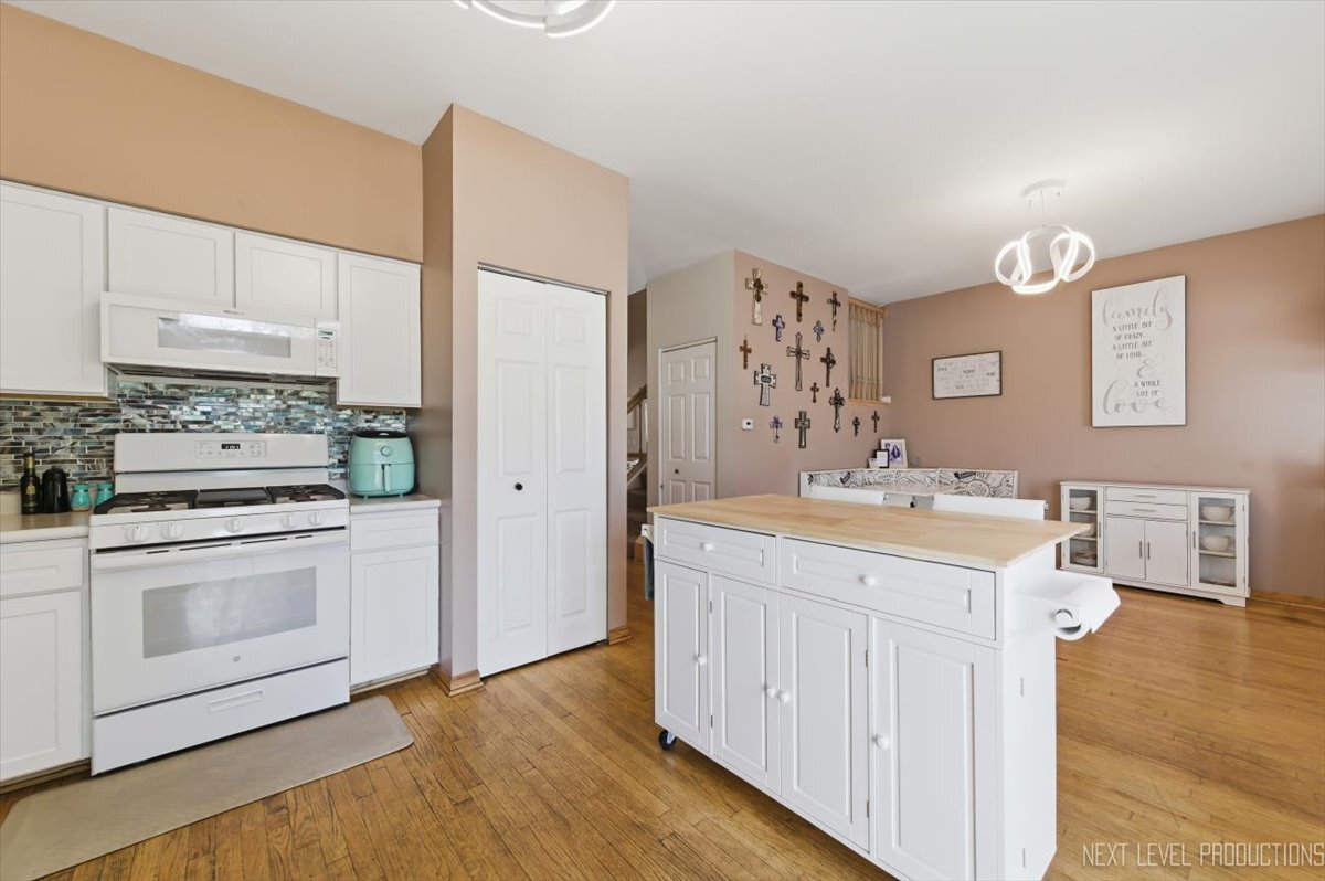 2810 Ledgestone Court Naperville, IL 60564 - Photo 13 of 36