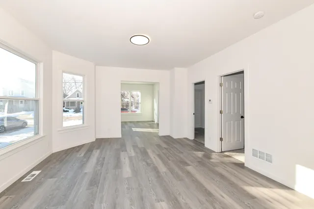 $280,000 | 5807 20th Avenue, Kenosha, WI 53140