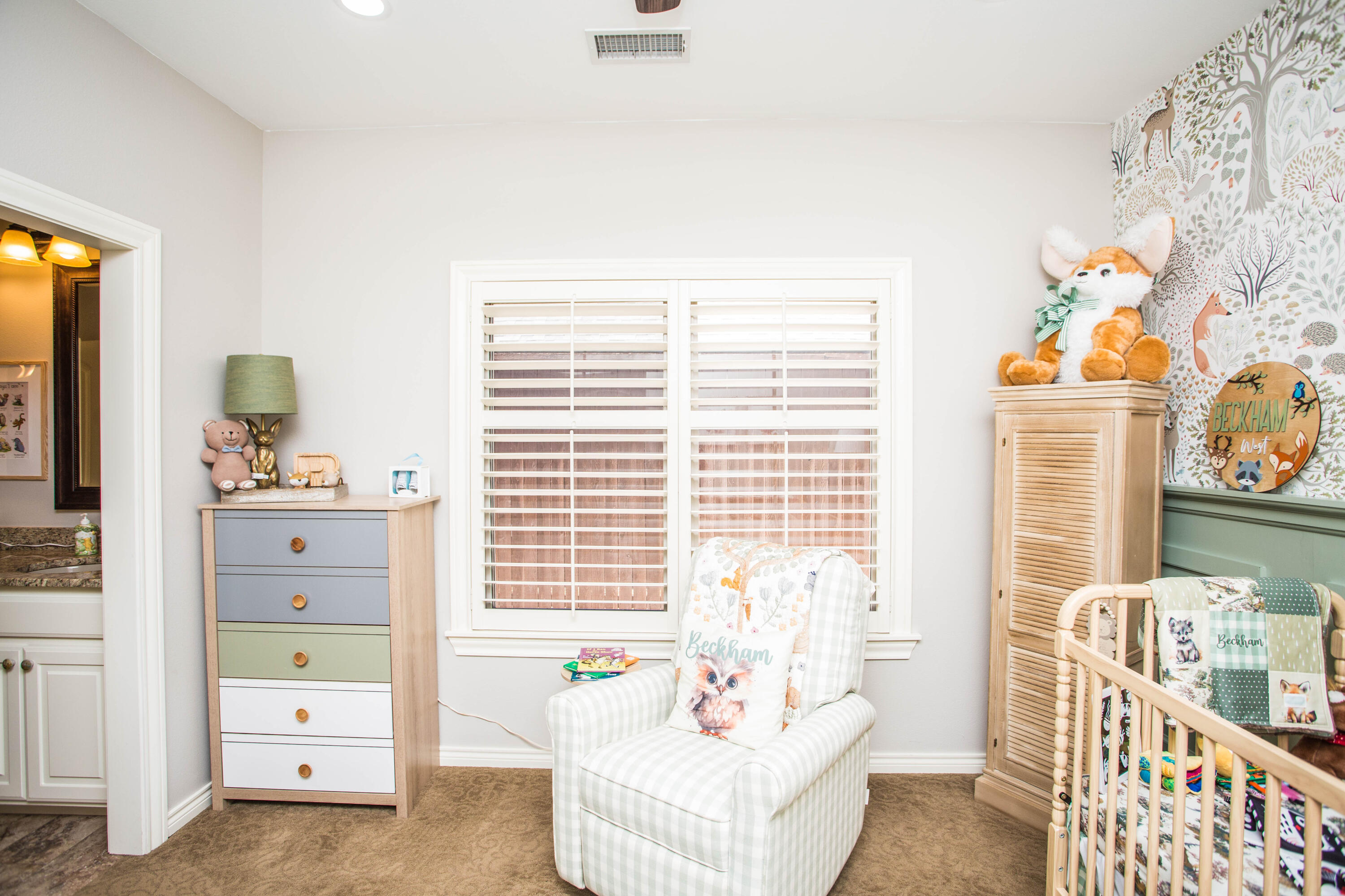 6018 87th Street Lubbock, TX 79424 - Photo 60 of 98 a bedroom with furniture and a window