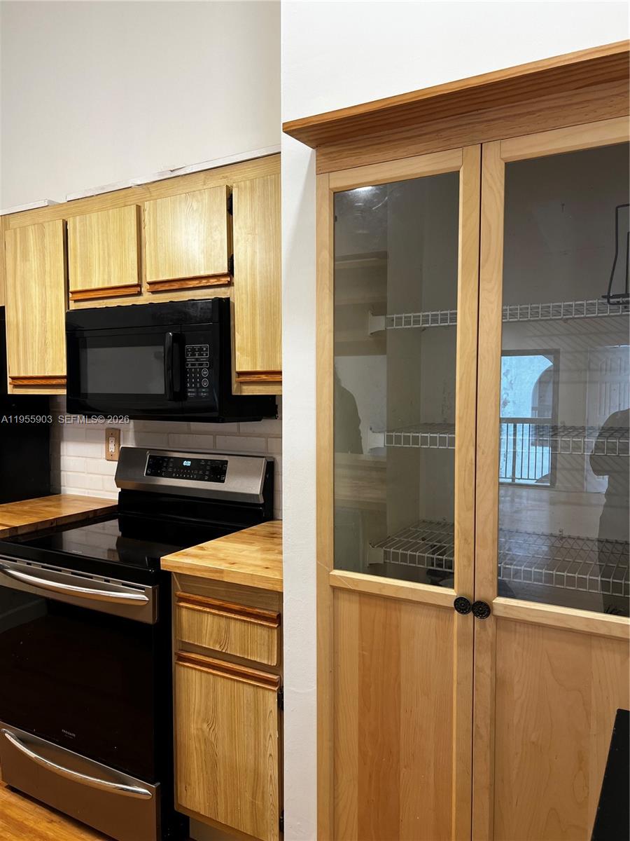 18246 Mediterranean Boulevard, Unit 710 Hialeah, FL 33015 - Photo 19 of 28