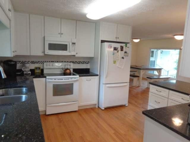 2835 Copp Road Niles, MI 49120 - Photo 14 of 40 one side of kitchen