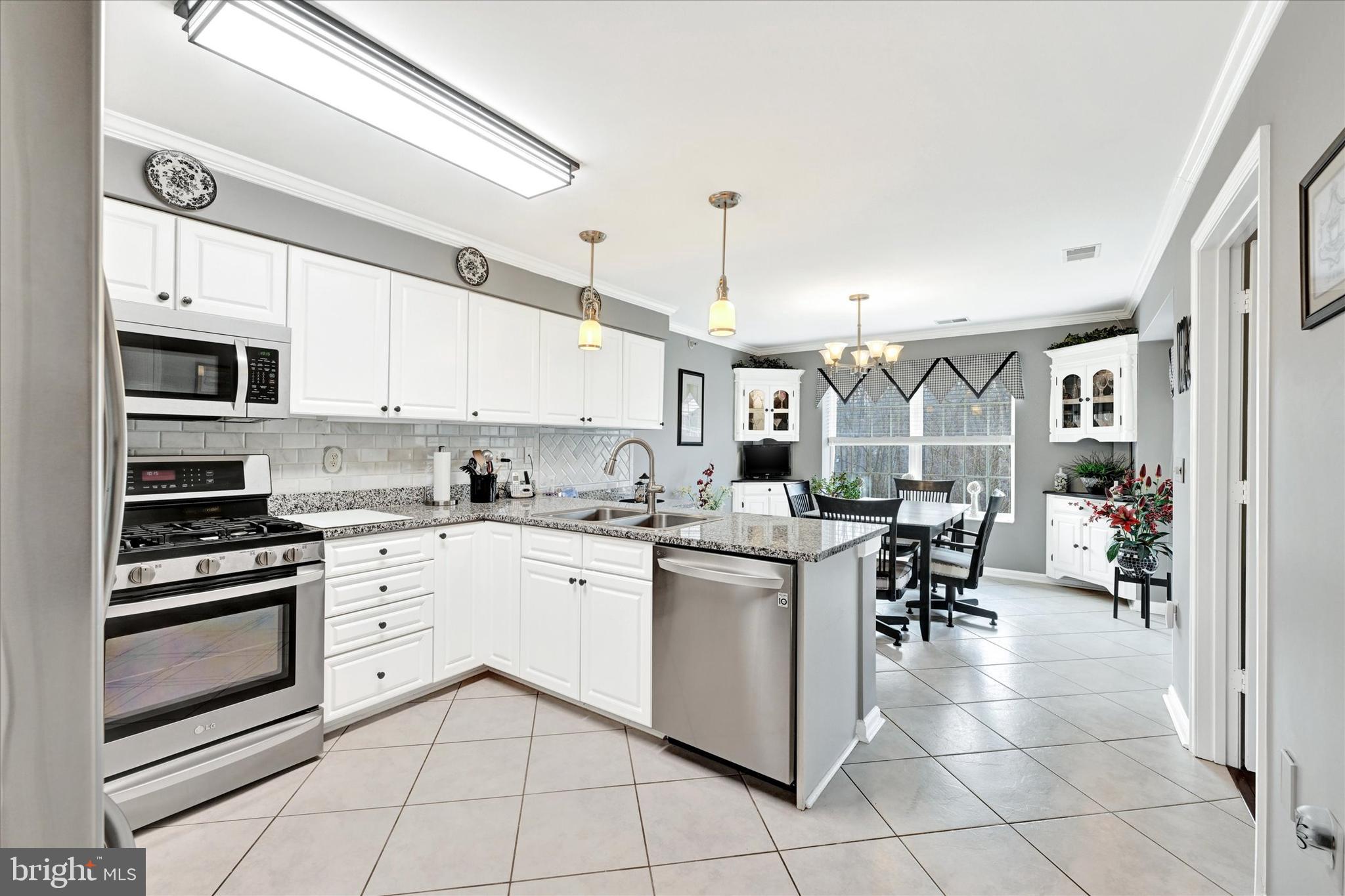 12021 Tralee Road, Unit 502 Lutherville-Timonium, MD 21093 - Photo 10 of 26 Beautiful kitchen