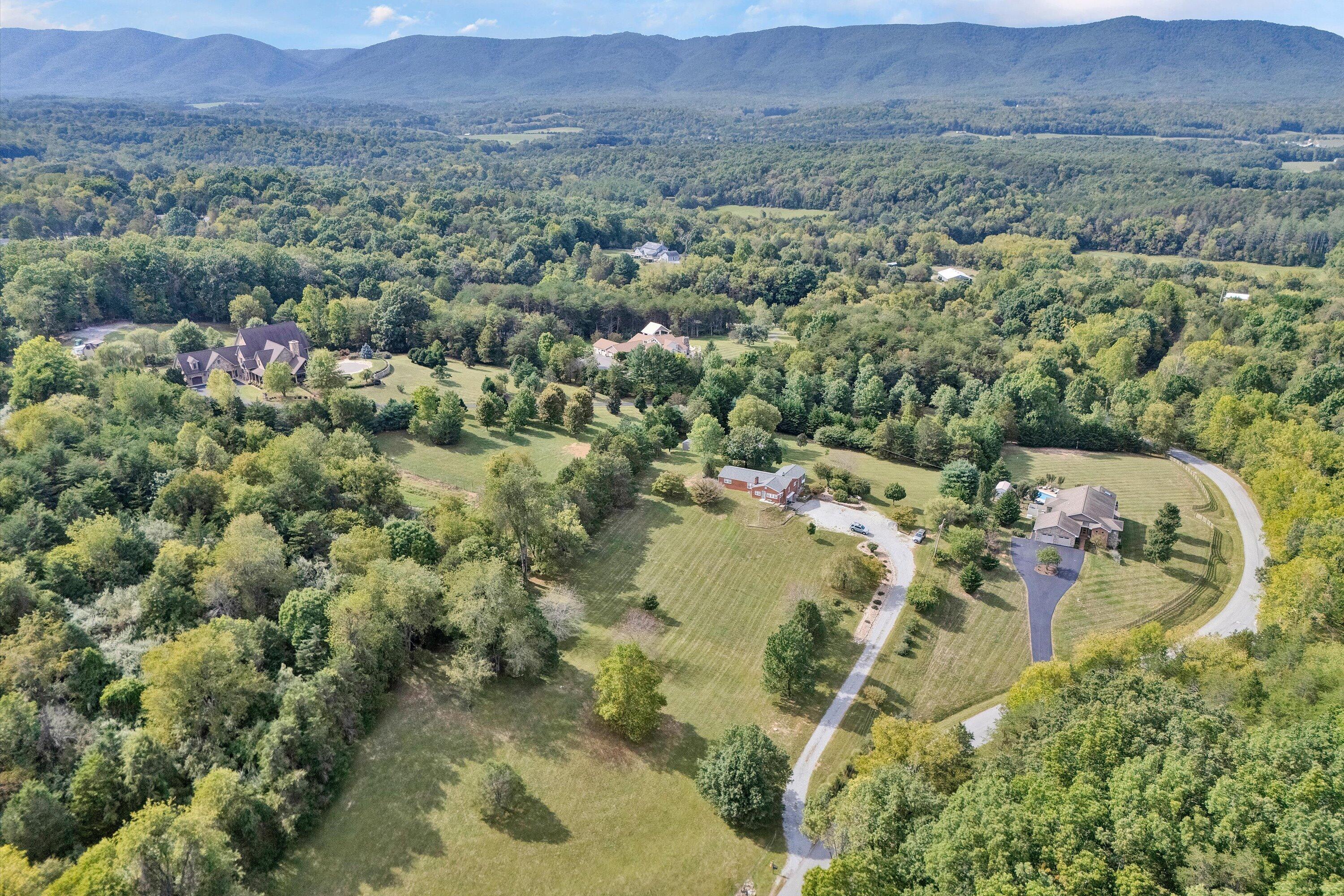 819 Sprinkle Road Fincastle, VA 24090 - Photo 9 of 52 08-DJI_20260914154750