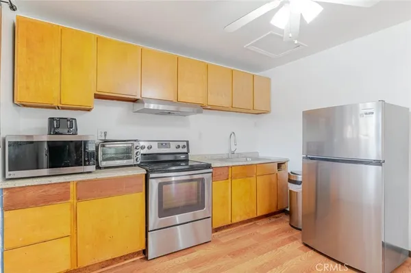 $2,500 | 13333 Gladstone Avenue, Sylmar, CA 91342