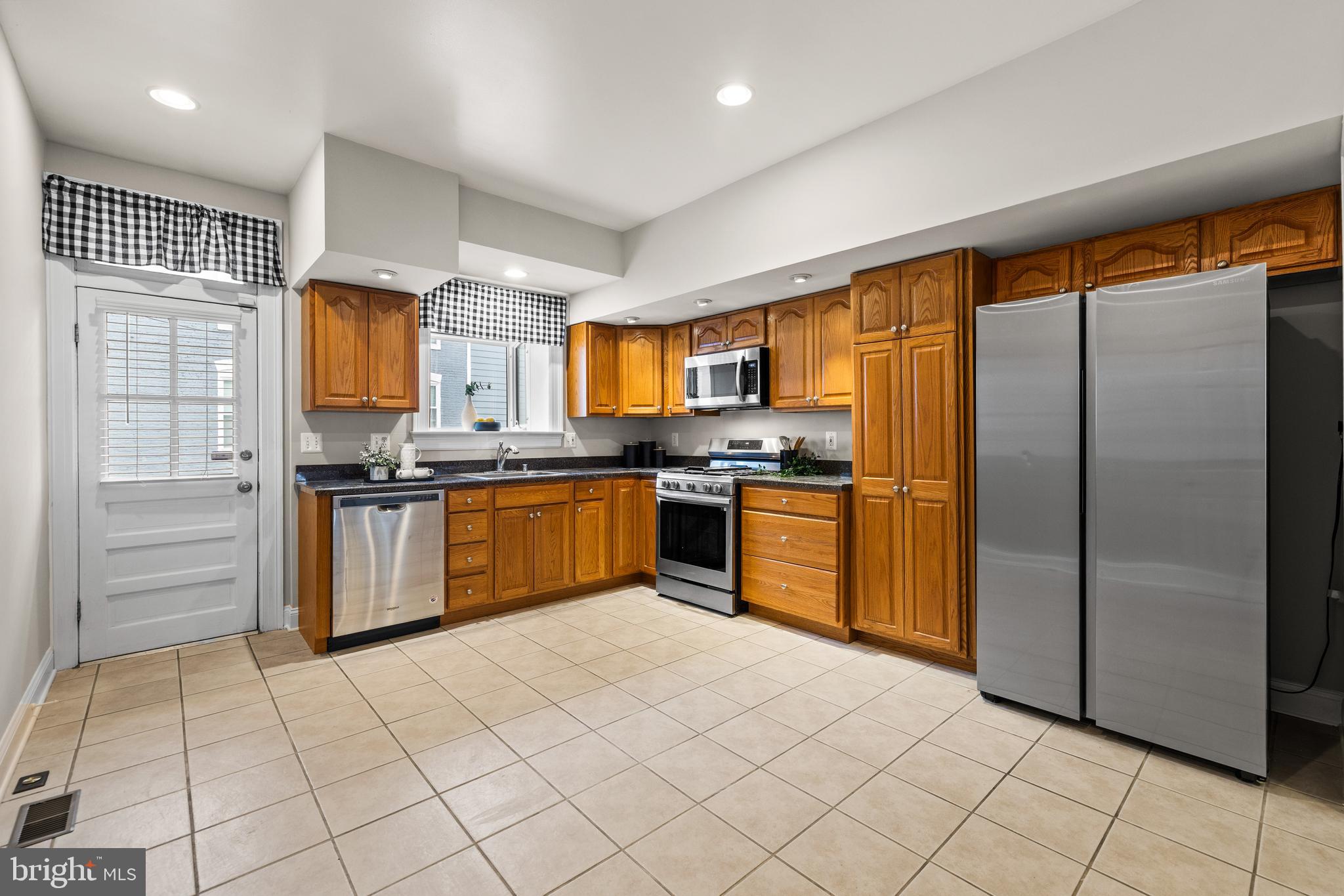 3702 Foster Avenue Baltimore, MD 21224 - Photo 14 of 42