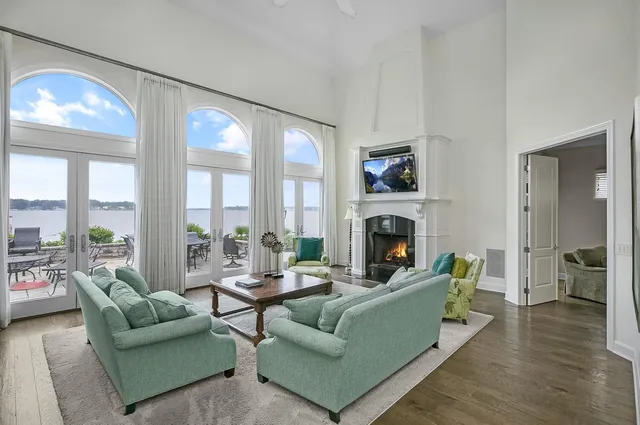 $1,500,000 | 68283 Park Shore Drive, Edwardsburg, MI 49112