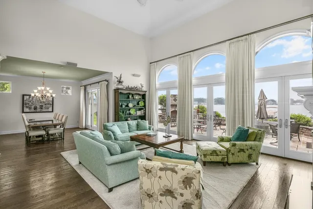 $1,500,000 | 68283 Park Shore Drive, Edwardsburg, MI 49112