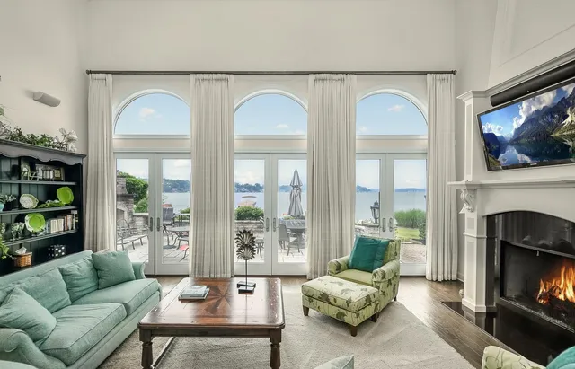 $1,500,000 | 68283 Park Shore Drive, Edwardsburg, MI 49112