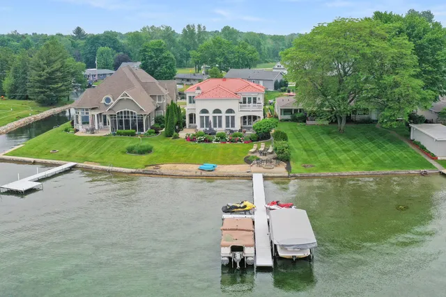 $1,500,000 | 68283 Park Shore Drive, Edwardsburg, MI 49112
