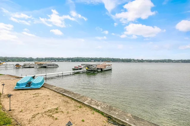 $1,500,000 | 68283 Park Shore Drive, Edwardsburg, MI 49112