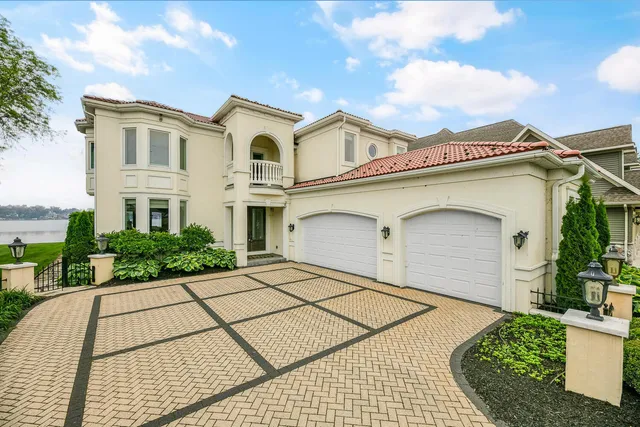 $1,500,000 | 68283 Park Shore Drive, Edwardsburg, MI 49112