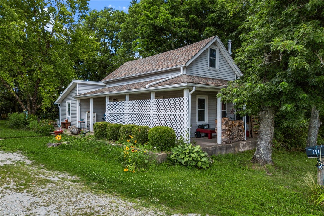 691 North Bickett Road Xenia, OH 45385 - Photo 1 of 33