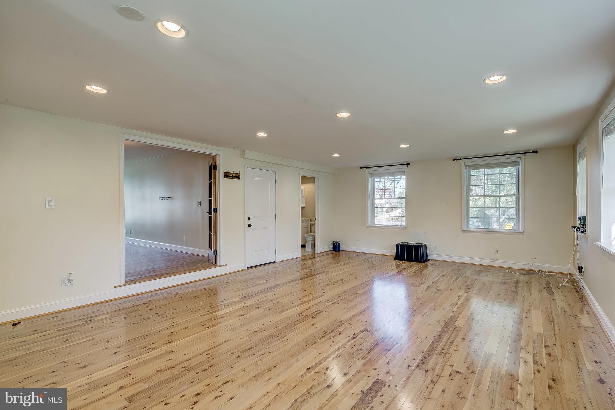 271 Kenwood Road Pasadena, MD 21122 - Photo 18 of 54 Dining Room