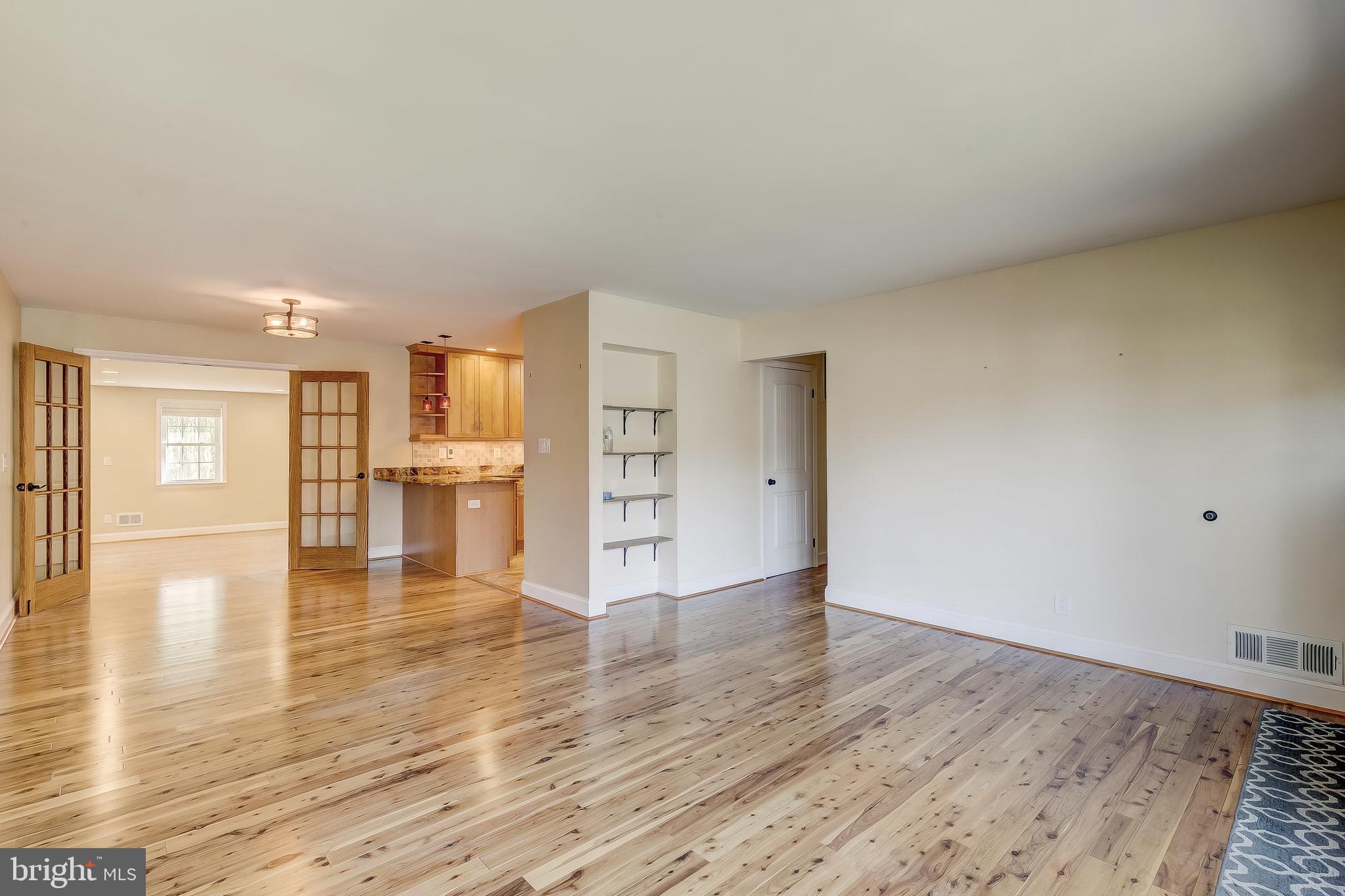 271 Kenwood Road Pasadena, MD 21122 - Photo 6 of 54 Living Room