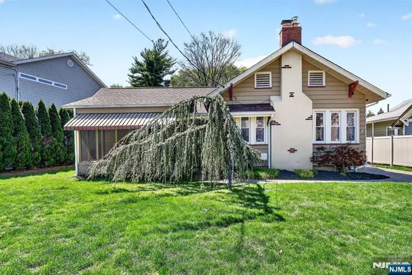 $829,000 | 266 Central Avenue, Paramus, NJ 07652