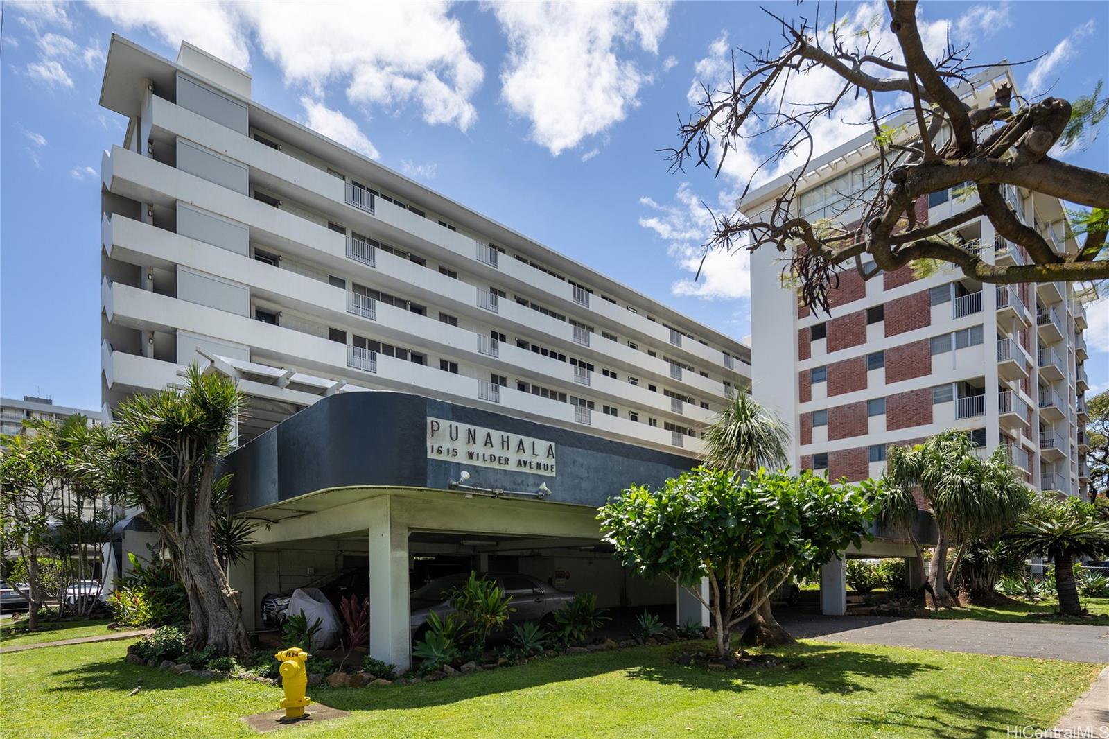 1615 Wilder Avenue, Unit 507 Honolulu, HI 96822 - Photo 14 of 20 a view of a building