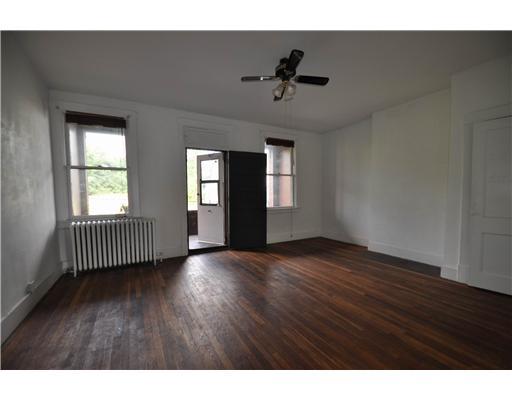 3211 Ward Street Pittsburgh, PA 15213 - Photo 2 of 7 Living Room.