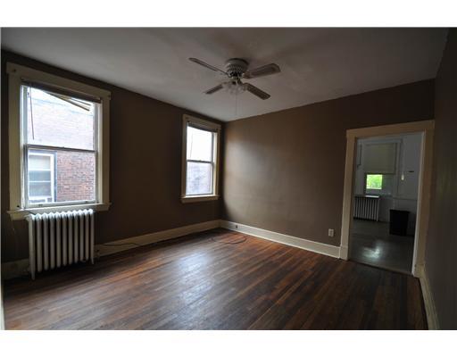 3211 Ward Street Pittsburgh, PA 15213 - Photo 4 of 7 Living Room.