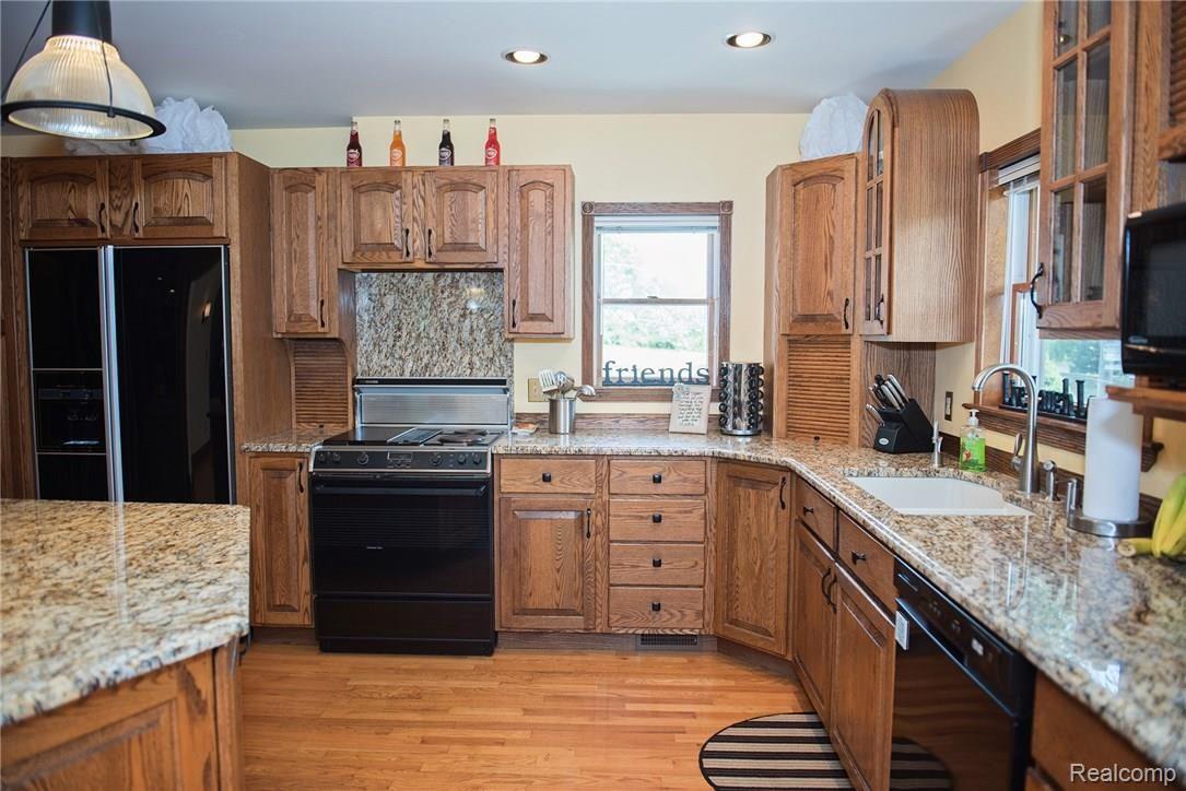 3363 Byron Road Howell, MI 48855 - Photo 10 of 51 Byron-10.jpg