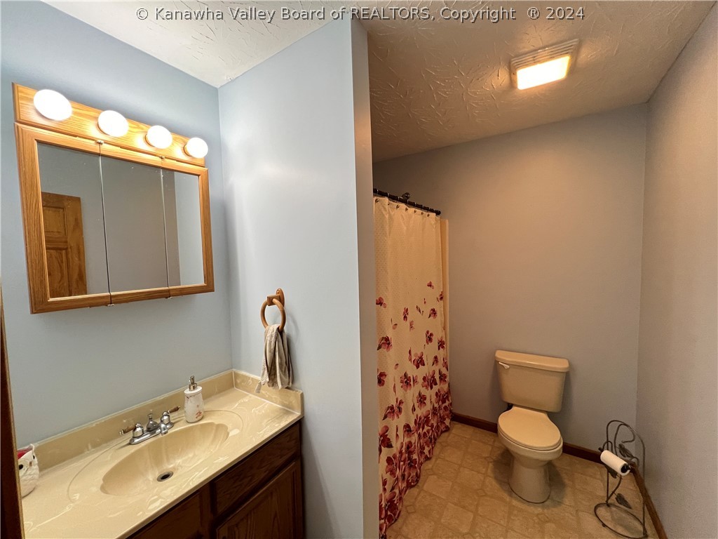 3321 Cabin Rdg Road Leon, WV 25123 - Photo 15 of 34 bathroom 2