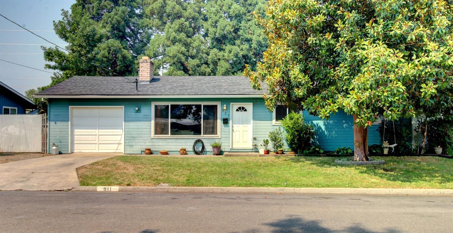 911 Comet Way Central Point, OR 97502 - Photo 1 of 16 Primary Photo