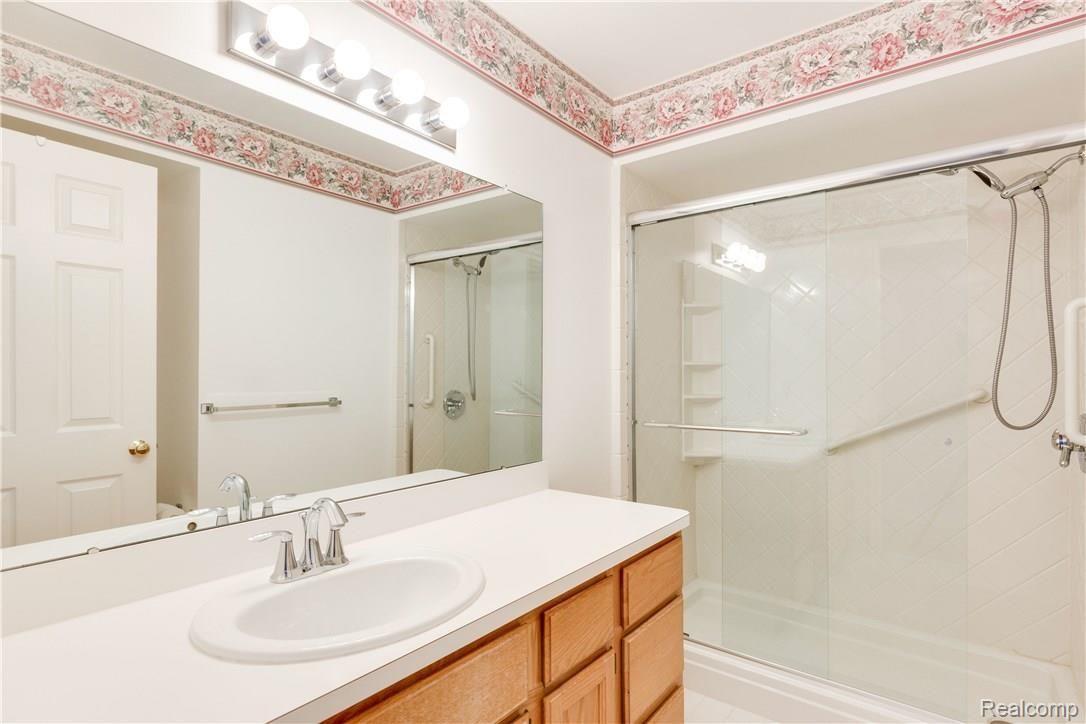 5851 Dawn Ridge Drive, Unit 39 Troy, MI 48098 - Photo 16 of 23 5851 Dawn Rdg Rd-16.jpg