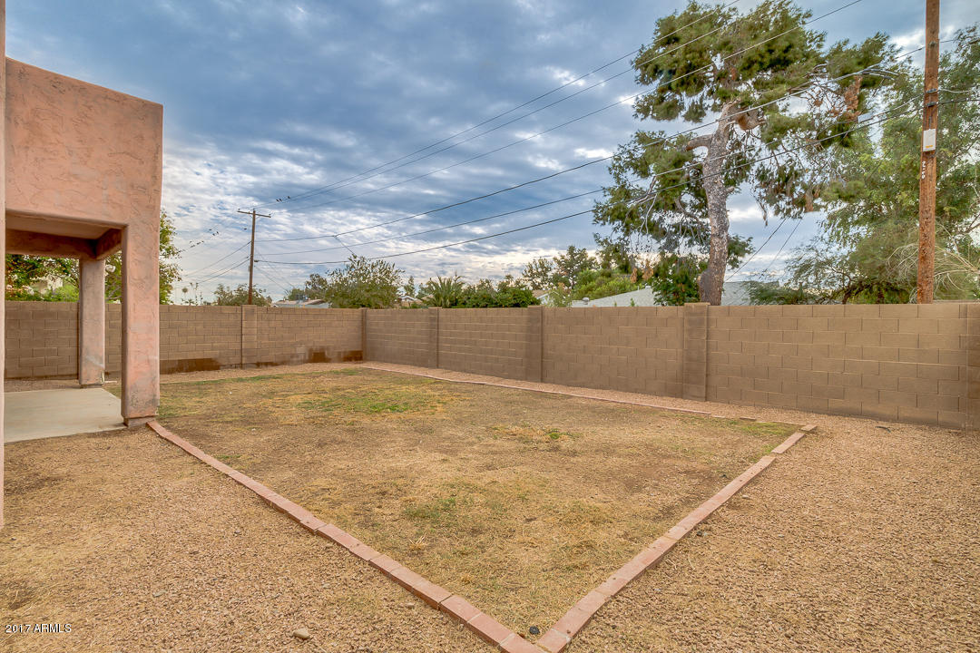 2803 West Lamar Road Phoenix, AZ 85017 - Photo 41 of 47 view of a backyard