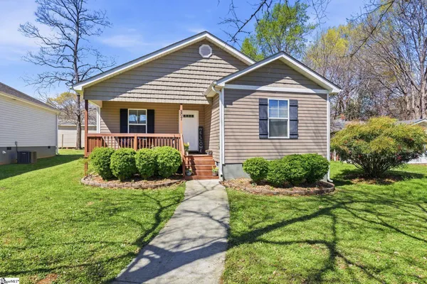 $379,800 | 207 Ridgeway Drive, Greenville, SC 29607