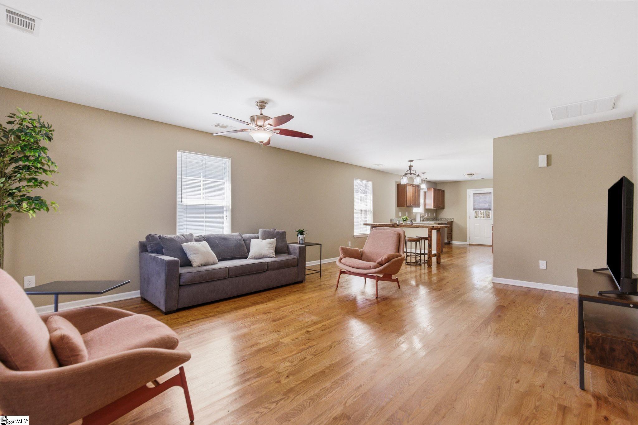 207 Ridgeway Drive Greenville, SC 29607 - Photo 8 of 32