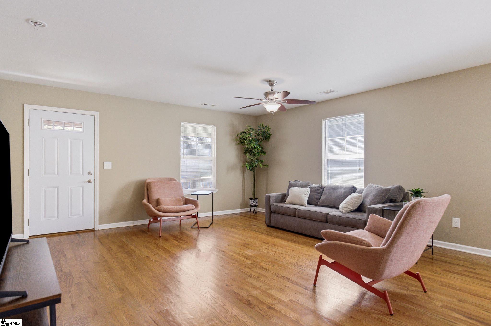 207 Ridgeway Drive Greenville, SC 29607 - Photo 9 of 32