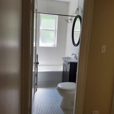 $2,350 | 900 Washington Street, Unit 3, Evanston, IL 60202