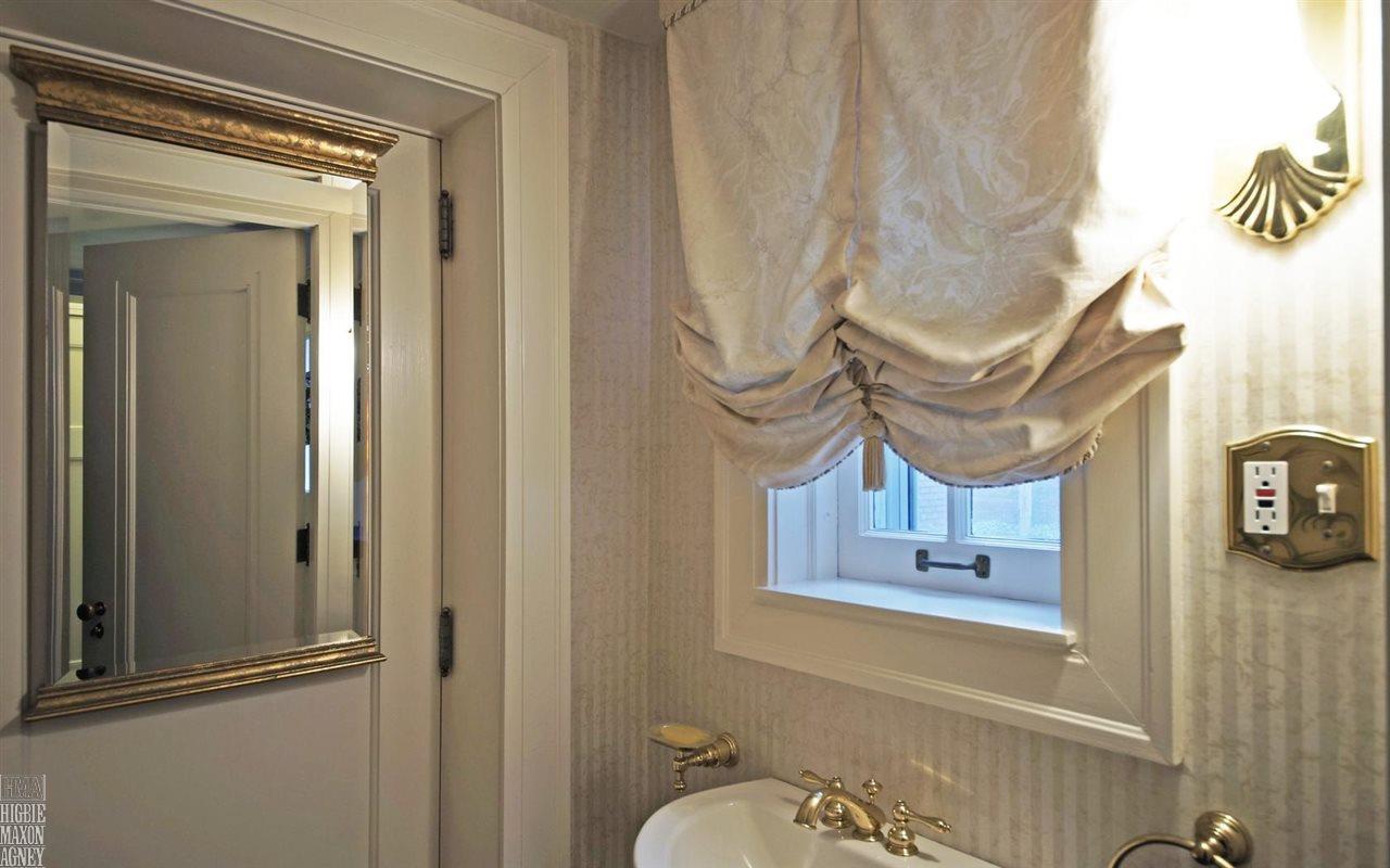354 Washington Road Grosse Pointe, MI 48230 - Photo 19 of 51
