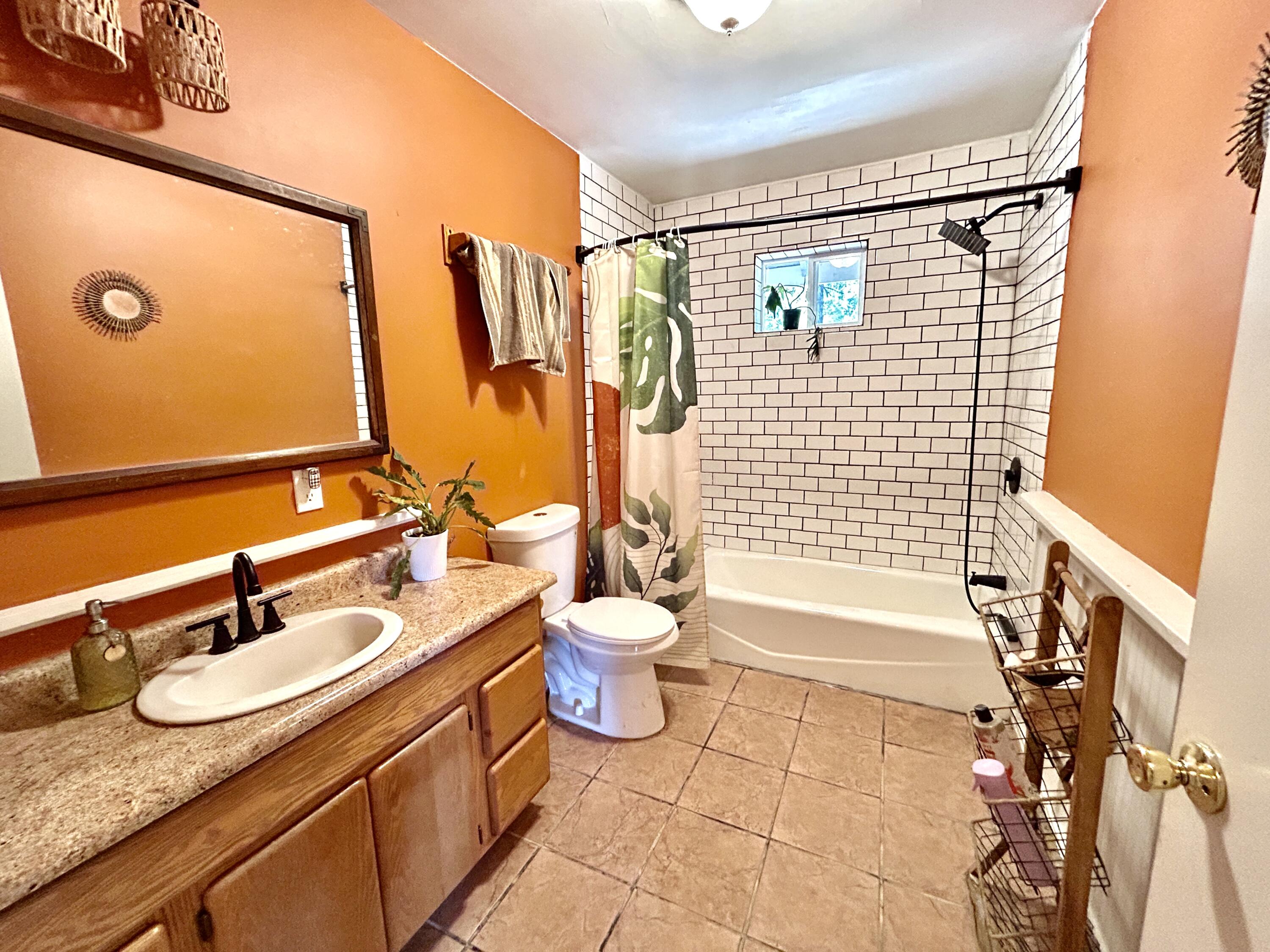467 Draper Valley Road Selma, OR 97538 - Photo 15 of 21 hall bath