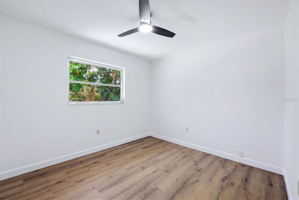 4100 Tee Road Sarasota, FL 34235 - Photo 22 of 35