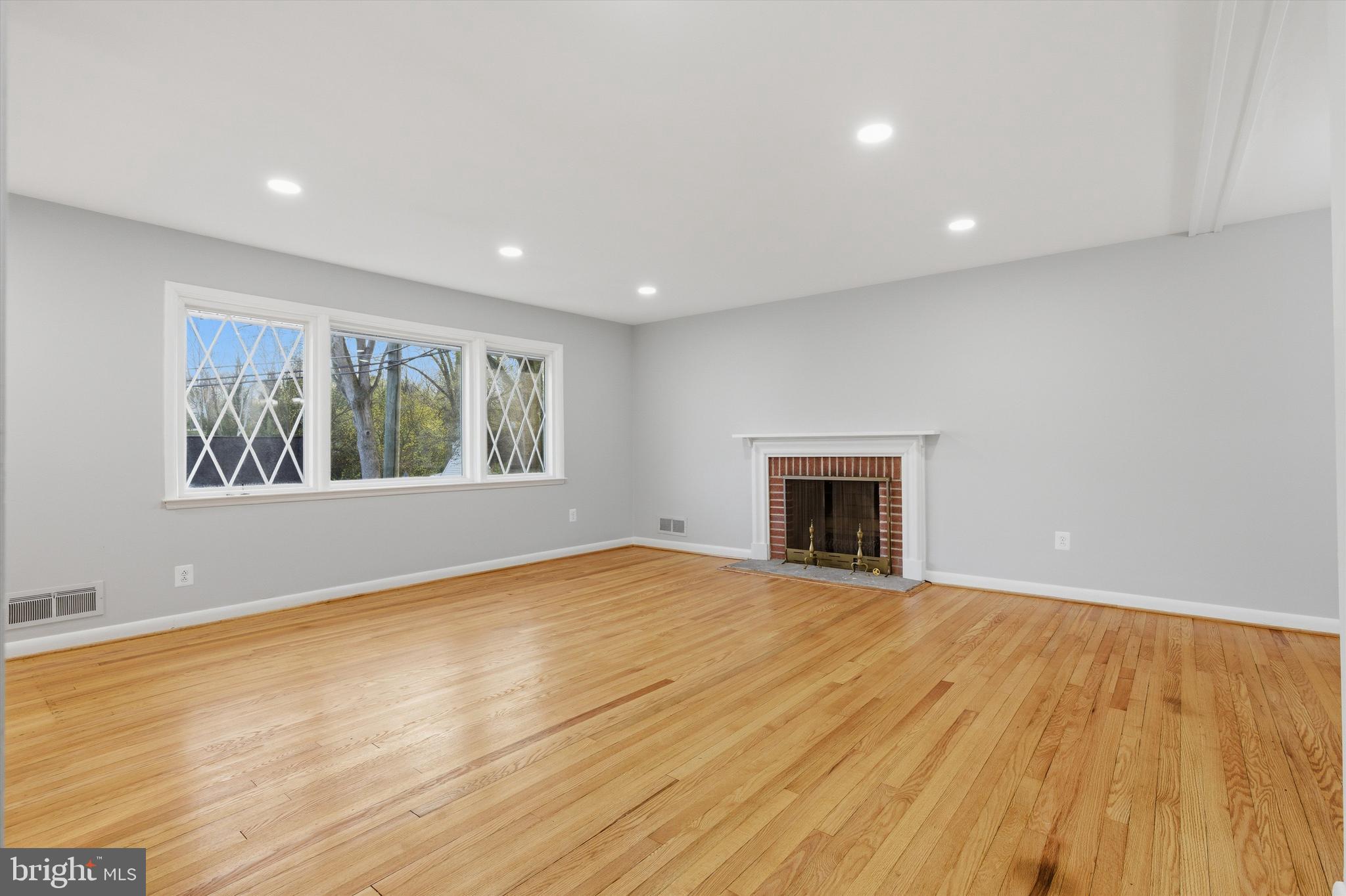 6703 Glenkirk Road Baltimore, MD 21239 - Photo 5 of 33