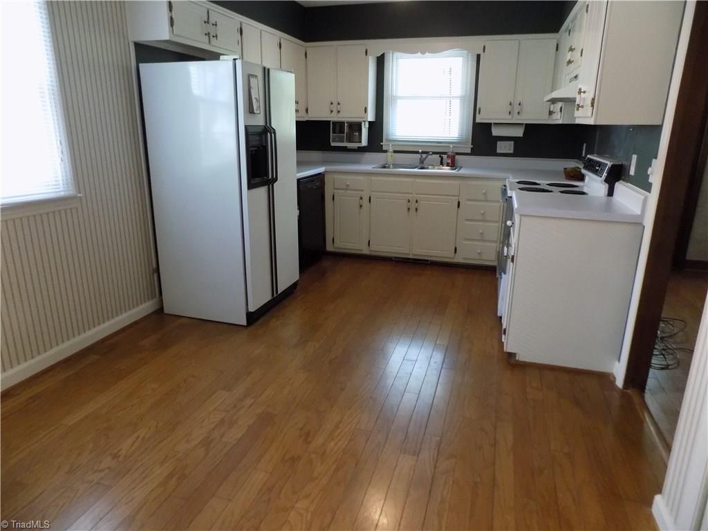 1702 Scarborough Road High Point, NC 27265 - Photo 11 of 25 Gallery Image 11