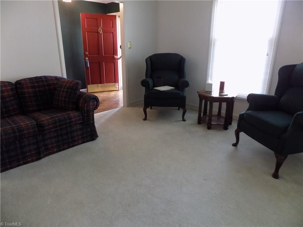 1702 Scarborough Road High Point, NC 27265 - Photo 6 of 25 Gallery Image 6