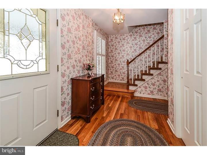2003 Spring Valley Road Lansdale, PA 19446 - Photo 3 of 25 Foyer